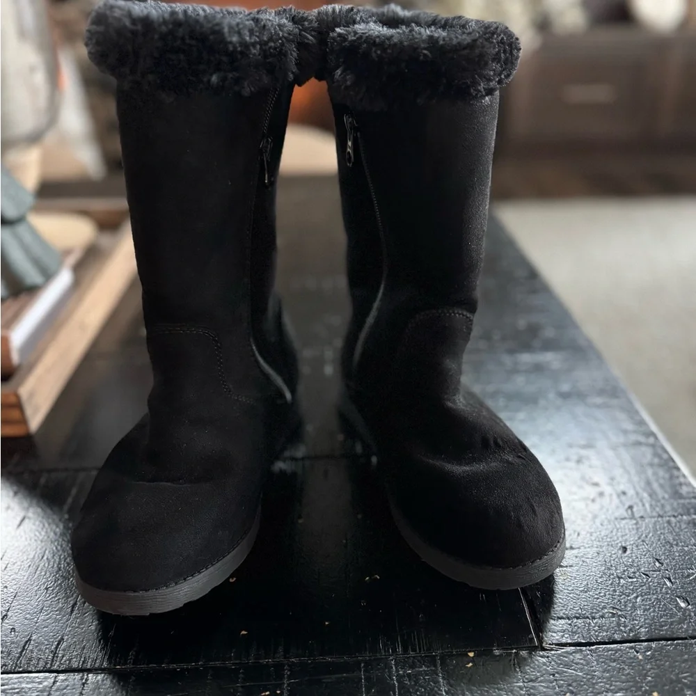 Girls Size 2 Black Faux Fur Lined Boots Cat & Jack